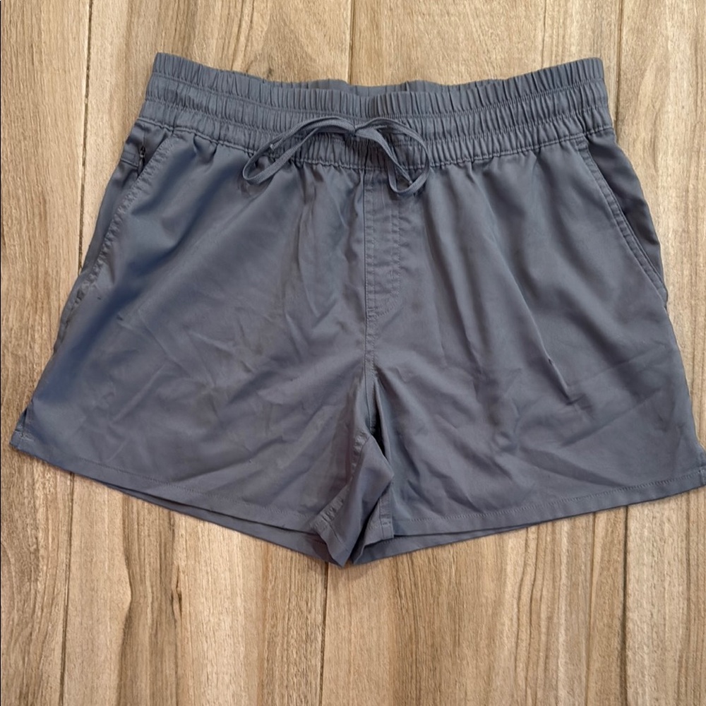 Women’s Westbound Grey Athletic Shorts Comfortable Fit sz Medium